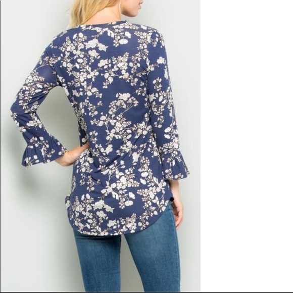 Layla Lavender floral top - Picture 4 of 4